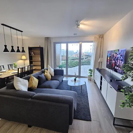 Serene 2 Bedroom Flat With Private Terrace-cd10