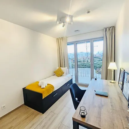 Serene 2 Bedroom Flat With Private Terrace-cd10 *